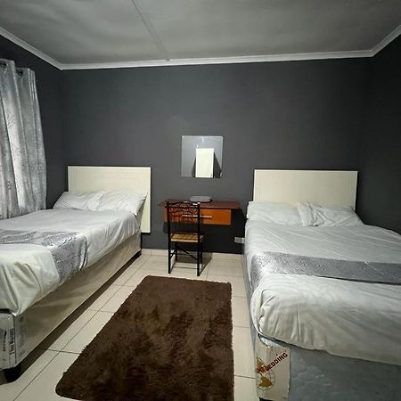 Golden Bamboo Hotel Nyanda ภายนอก รูปภาพ